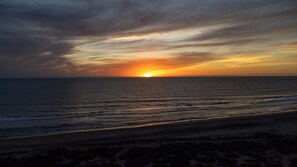 Am Strand, Liegestühle, Strandtücher