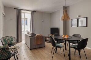 Flat-screen TV - Libere Valencia Jardin Botanico Apartments (Valencia)