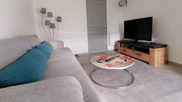 TV, ping pong, books