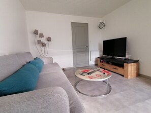 TV, bordtennis og bøker