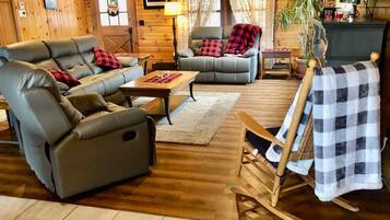 Smart TV, fireplace, DVD player, table tennis