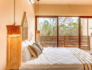2 habitaciones, escritorio y espacio para trabajar con laptop