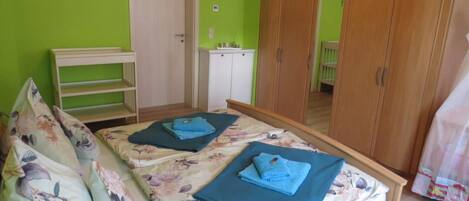 2 bedrooms, free WiFi, bed sheets