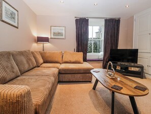 Cottage | Living area | Fireplace - Old Book Shop (Grange-over-Sands)