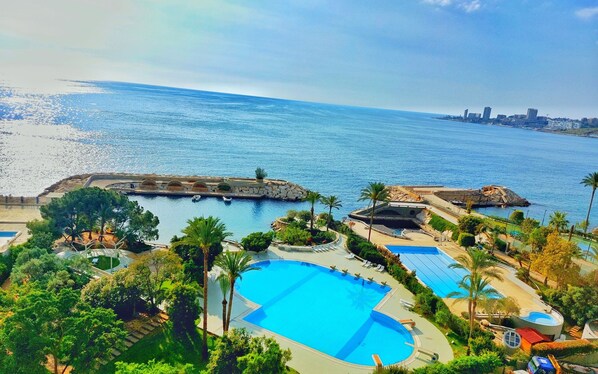 Outdoor pool - Rita's Duplex Chalet in Manar Jounieh Resort (Jounieh)