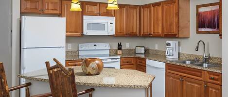 ثلاجة، ميكروويف، فرن، موقد طهي مسطح