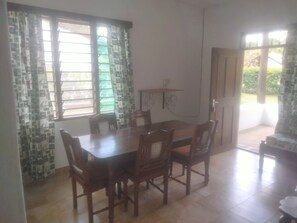 Standard Bungalow, Kitchen, Garden View | Dining room - Makuti villas apartment's (Kilifi)