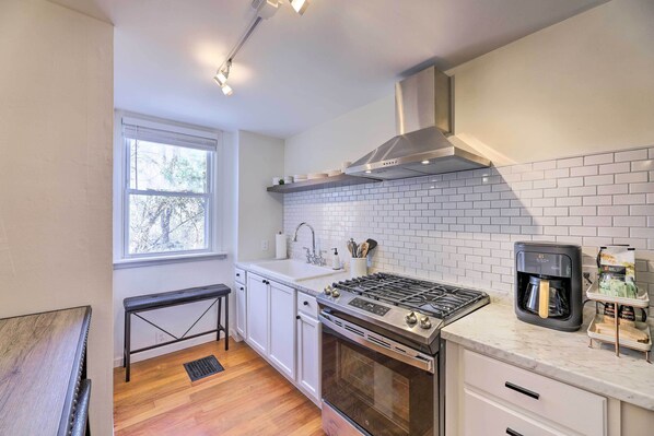 Cookware/dishes/utensils