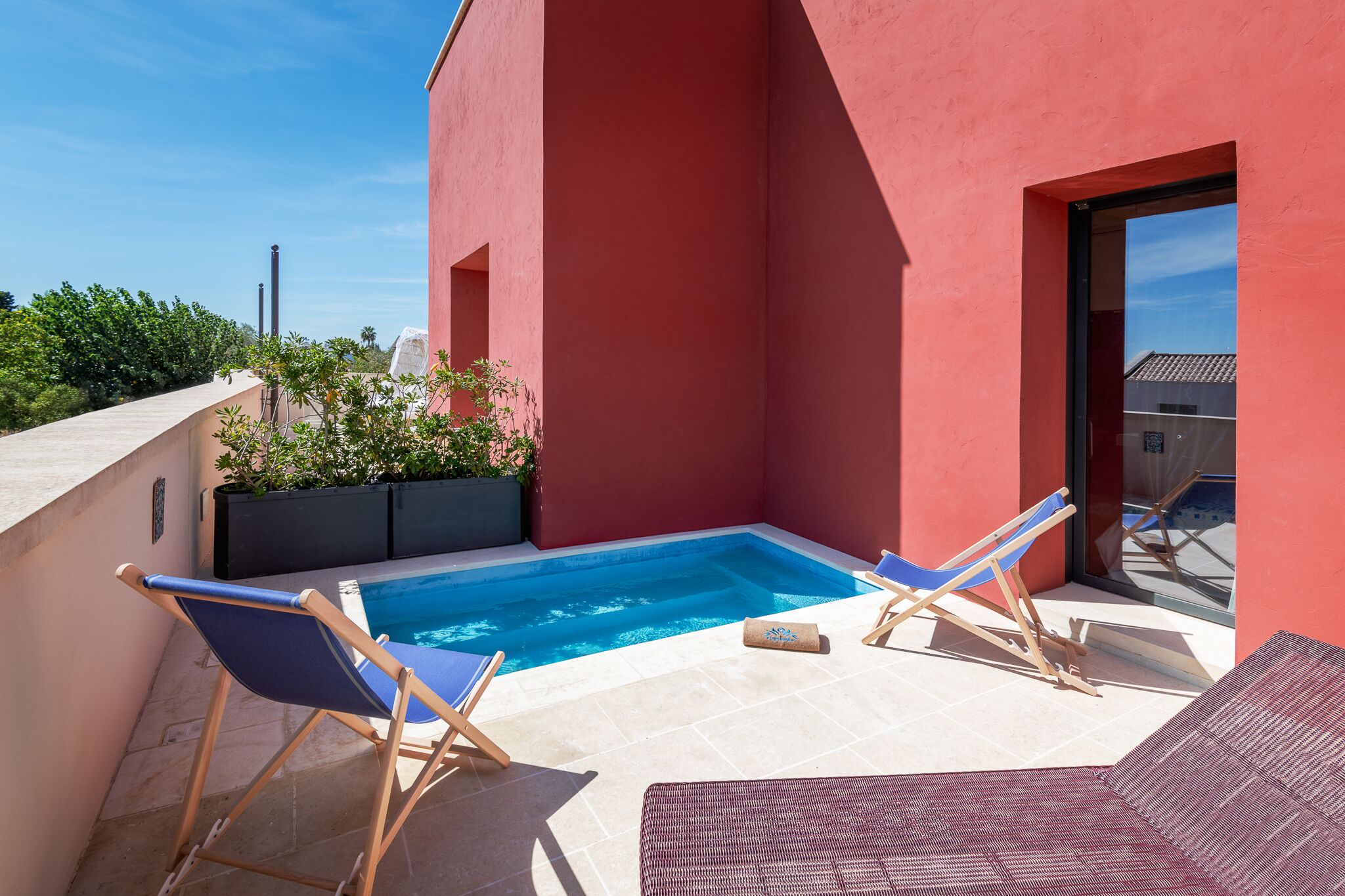 Deluxe-Doppel- oder -Zweibettzimmer | Essbereich im Zimmer