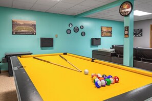 Studio (2 Bedrooms) | Property amenity