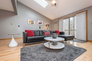 Studio (2 Bedrooms) | Property amenity