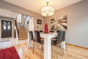 Studio (2 Bedrooms) | Property amenity