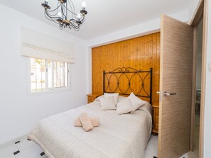 2 dormitorios, tabla de planchar con plancha, wifi gratis y ropa de cama