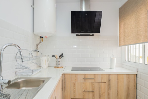 Fridge, microwave, oven, coffee/tea maker