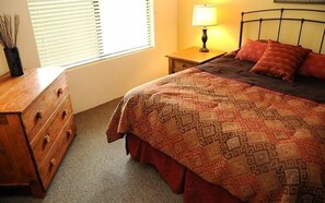 2 bedrooms, iron/ironing board, WiFi, bed sheets - Seven Springs Sunridge 2 Bedroom Standard Condo - Ski In/Out, Pet Friendly! by RedAwning (Champion)