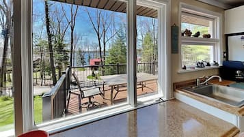 House (4 Bedrooms) | Property amenity