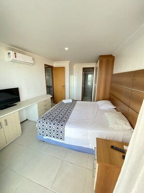 2 bedrooms, in-room safe, WiFi, bed sheets