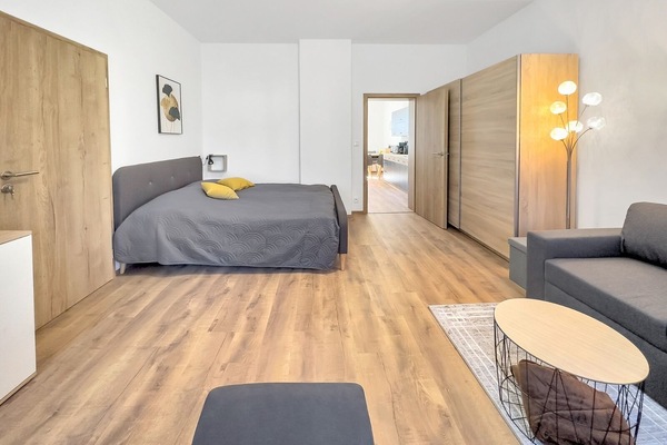 2 bedrooms, iron/ironing board, travel crib, free WiFi