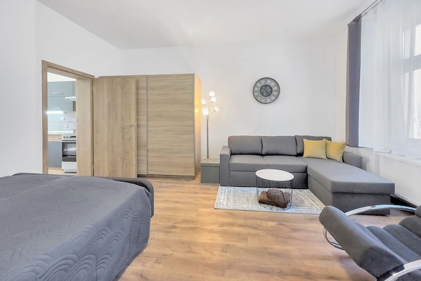 2 soverom, strykejern/-brett, reiseseng for barn og wi-fi (inkludert)