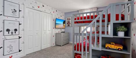 5 habitaciones, tabla de planchar con plancha y wifi gratis
