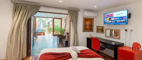 Egyptian cotton sheets, premium bedding, individually decorated