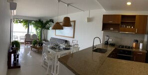 Tủ lạnh, lò nướng, lò nướng bánh mì, máy xay thực phẩm 