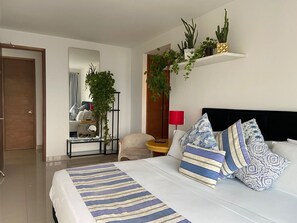 Bộ đồ giường cao cấp, trang bị nội thất với thiết kế riêng biệt 