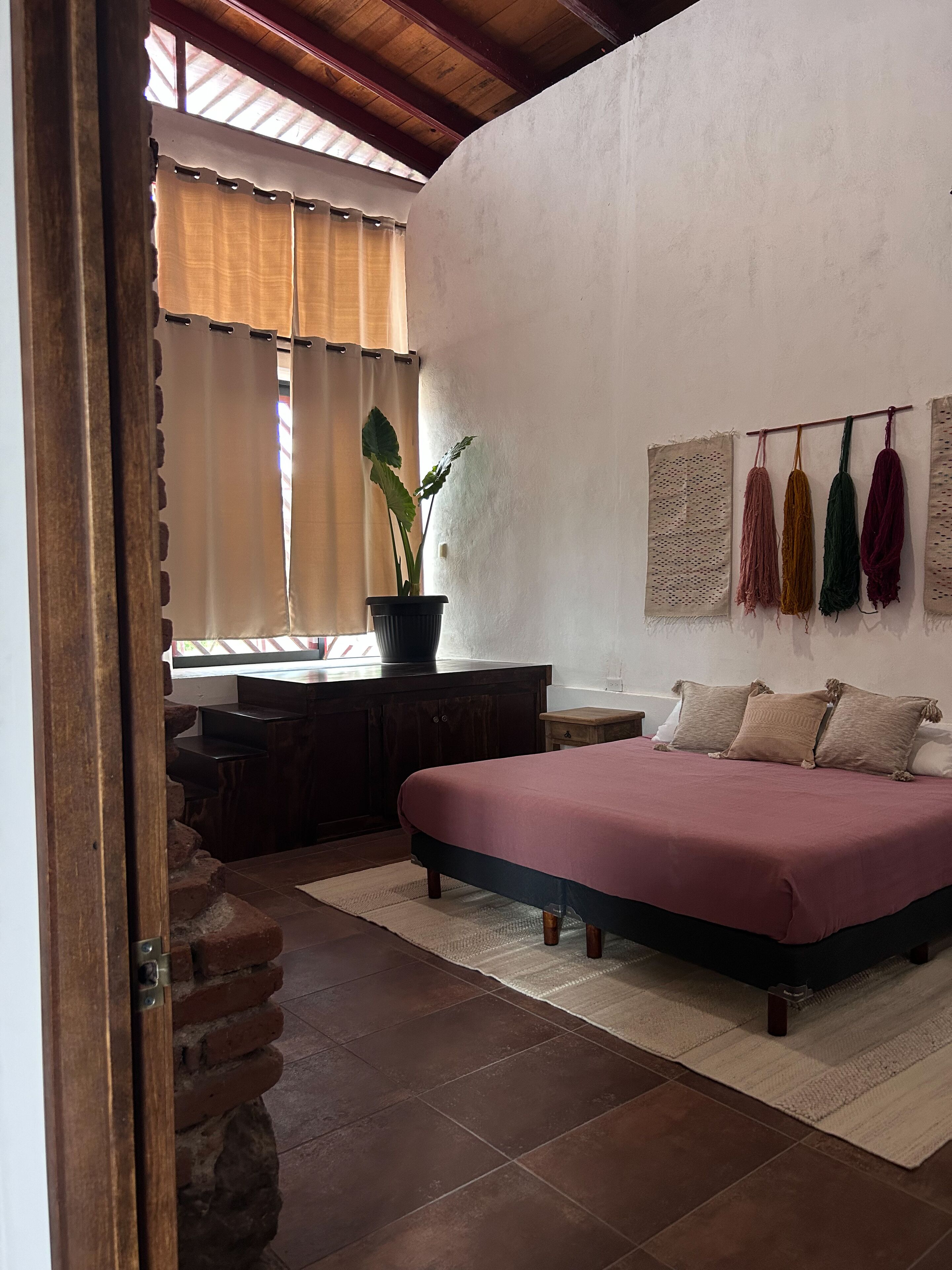 2 sovrum, skrivbord, strykjärn/strykbräda och gratis wi-fi