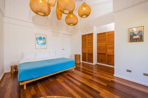 2 bedrooms, iron/ironing board, travel crib, free WiFi