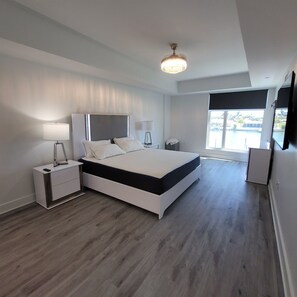 4 habitaciones, tabla de planchar con plancha, cuna de viaje y wifi 