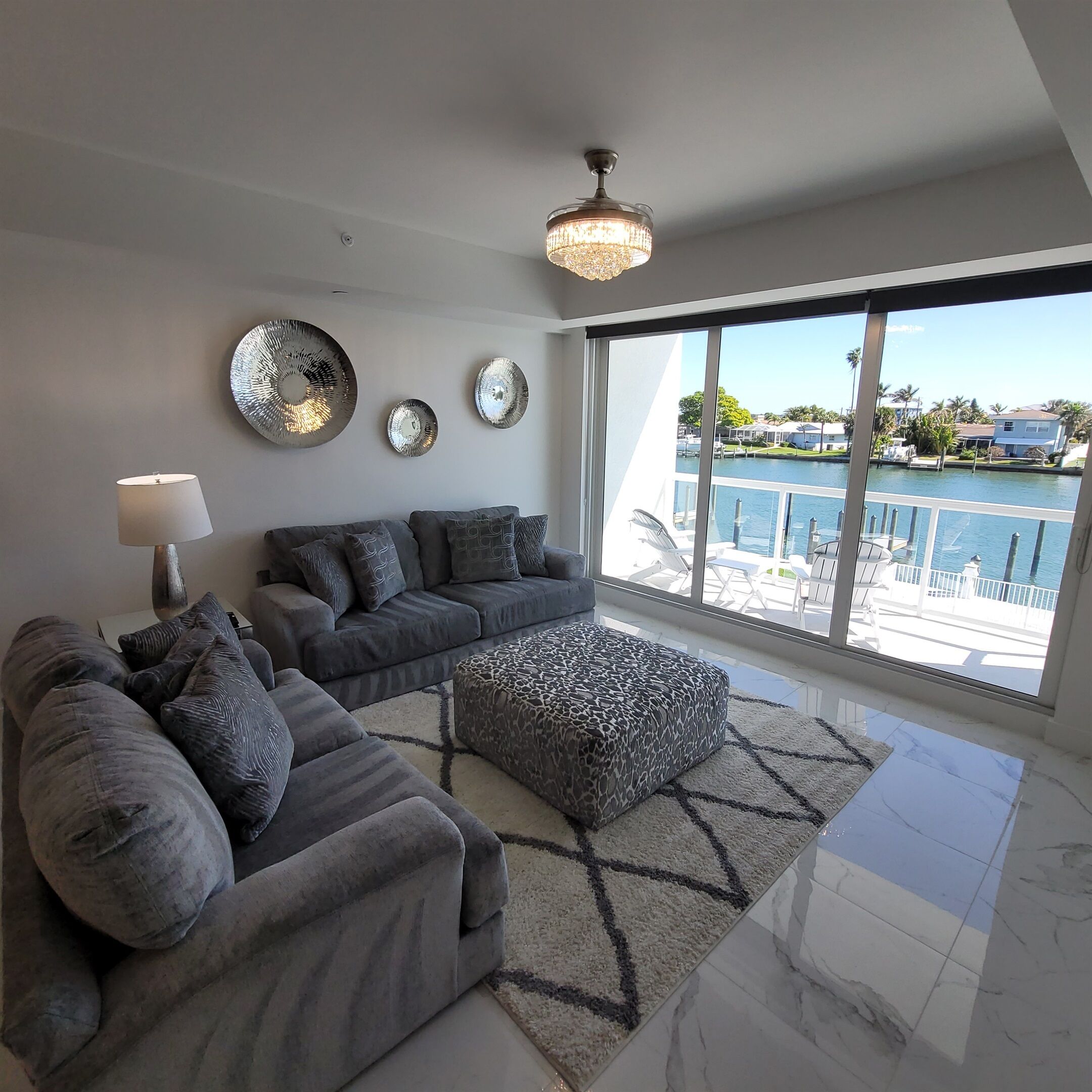 204, Water View-Clearwater Bch in 6 min, Pool/Gym