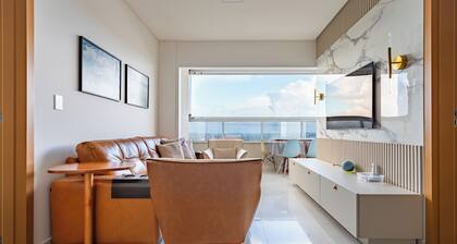 Modern Apartment with Fantastic View of the Flamboyant