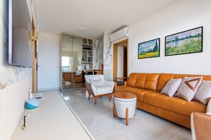 Smart TV, biblioteca musical, aparelho de som