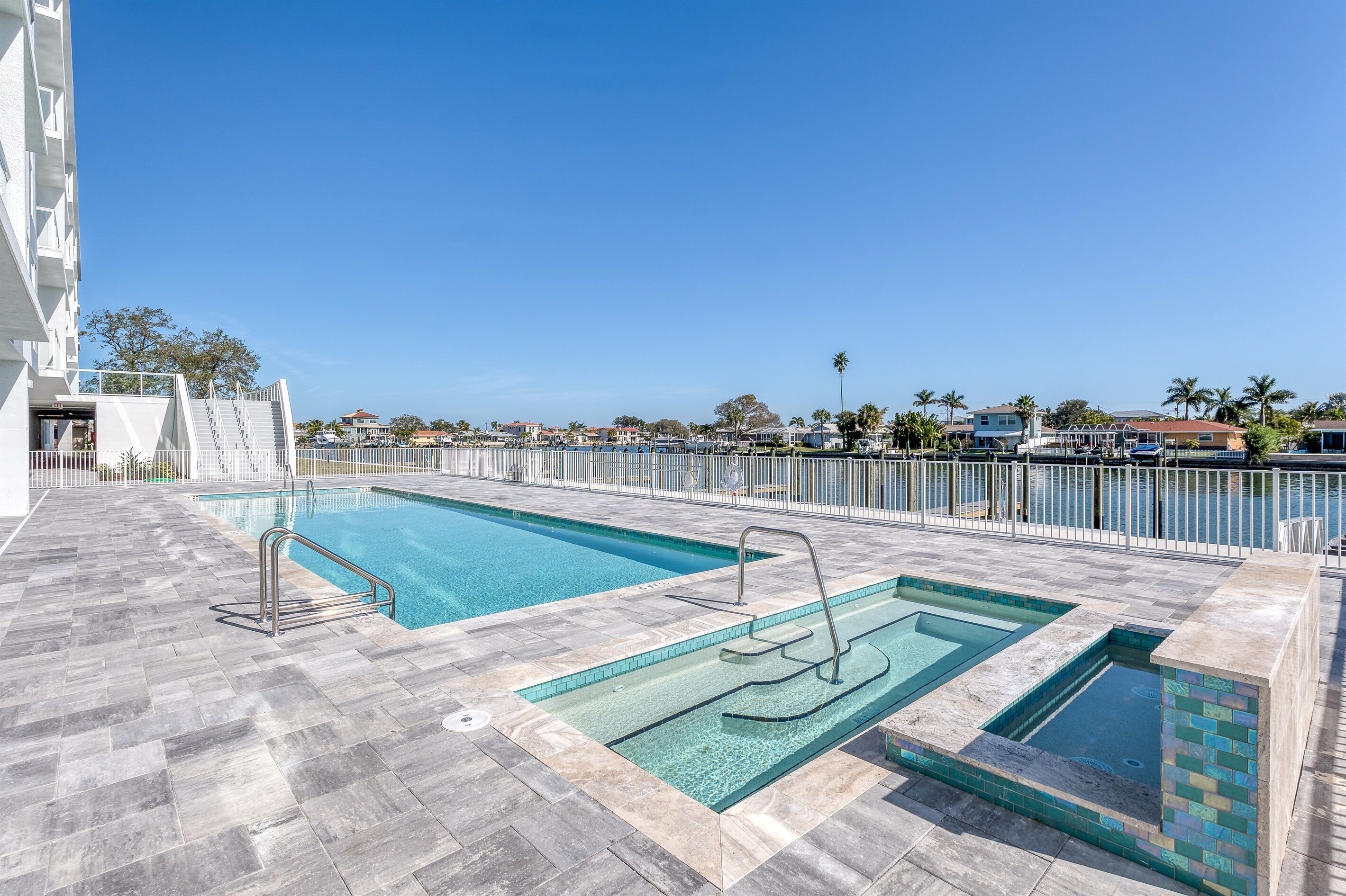 208, Water View-Clearwater Bch in 6 min, Pool/Gym