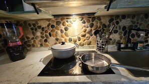 Fridge, microwave, coffee/tea maker, blender - Artist Luxury LOFT - #1 Location in El Poblado, Medellin (Medellín)