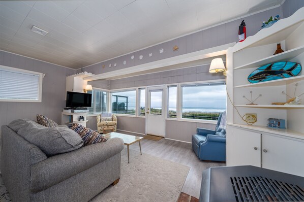 Smart TV, fireplace, DVD player