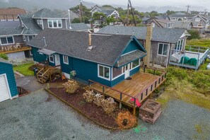 Exterior - Steps to the Beach, Charming Oceanfront Bungalow with Deck and Ocean Views (Rockaway Beach)