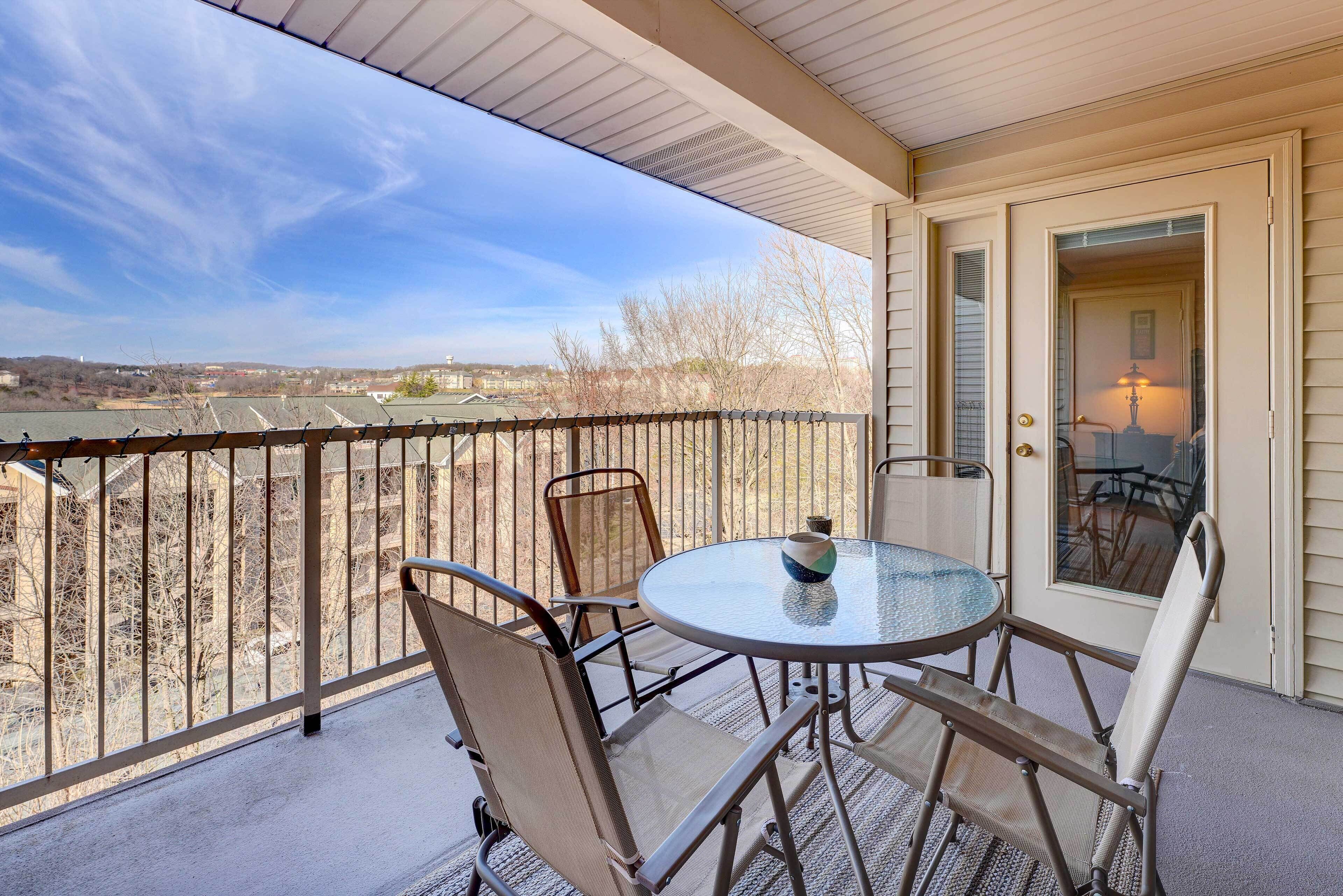 Branson Condo: 1 Mi to Dolly Parton's Stampede!