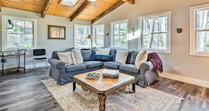 Peaceful Brevard Mountain Cabin: Hike, Golf & Swim