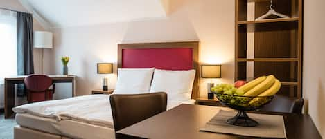 Chambre Double Supérieure | Chambres insonorisées, Wi-Fi gratuit, draps fournis