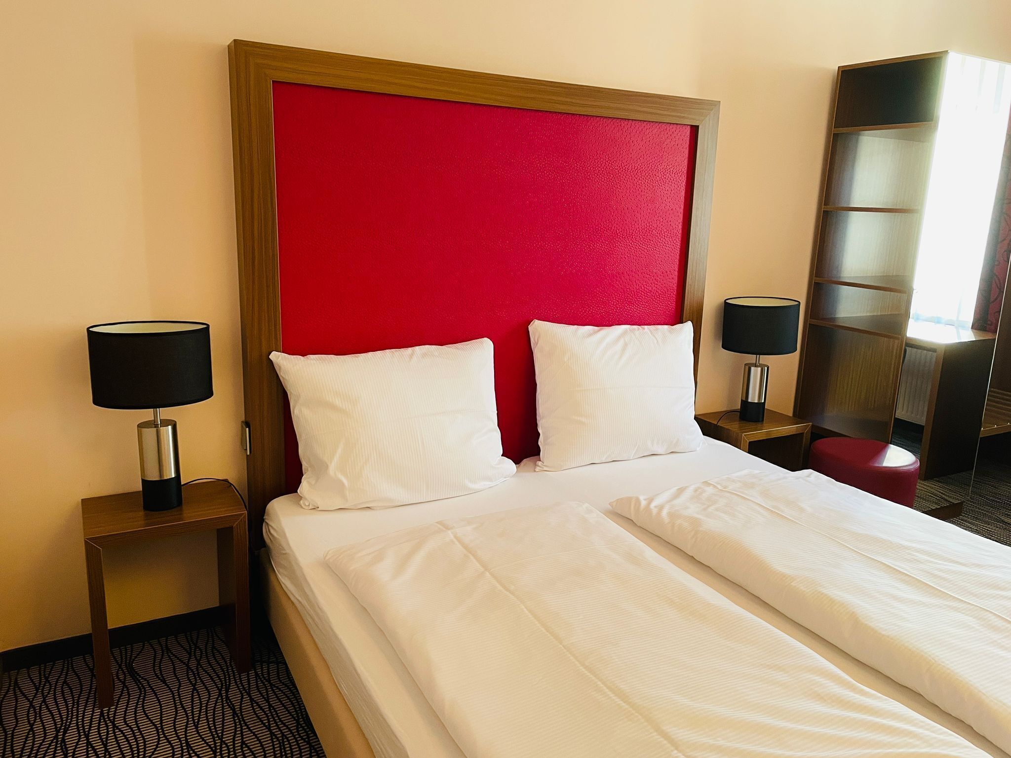 Soundproofing, free WiFi, bed sheets