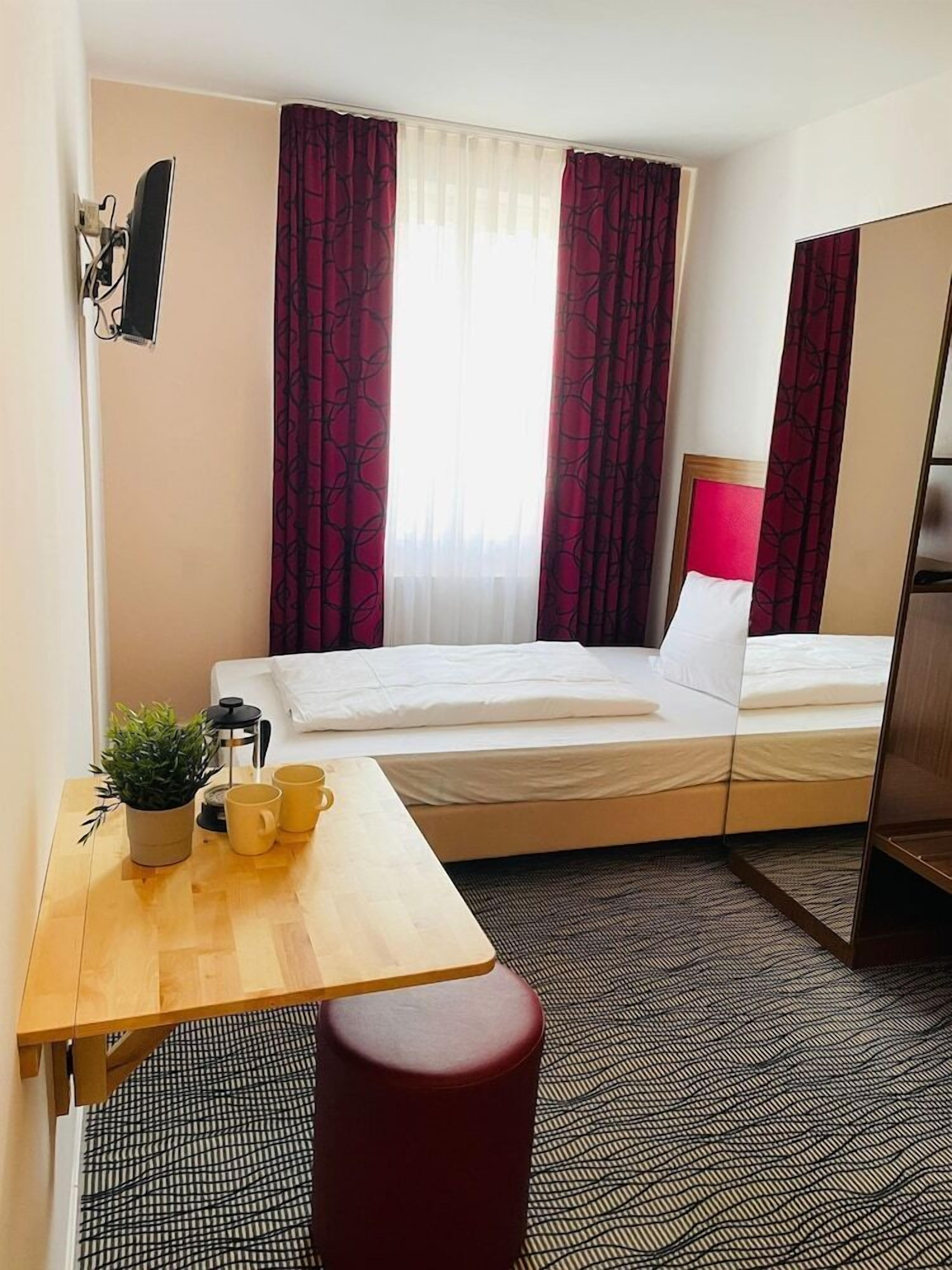 Soundproofing, free WiFi, bed sheets