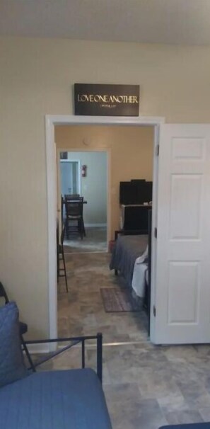 1 bedroom, in-room safe, iron/ironing board, free WiFi