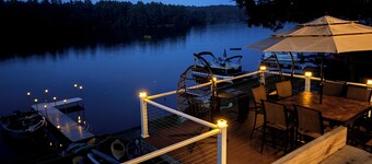 Lakefront Cottage on Beach Pond with unbelievable views!