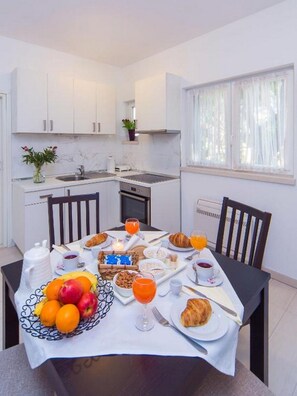 Dining - 4B Apartments - One Bedroom Apartment (Dubrovnik)
