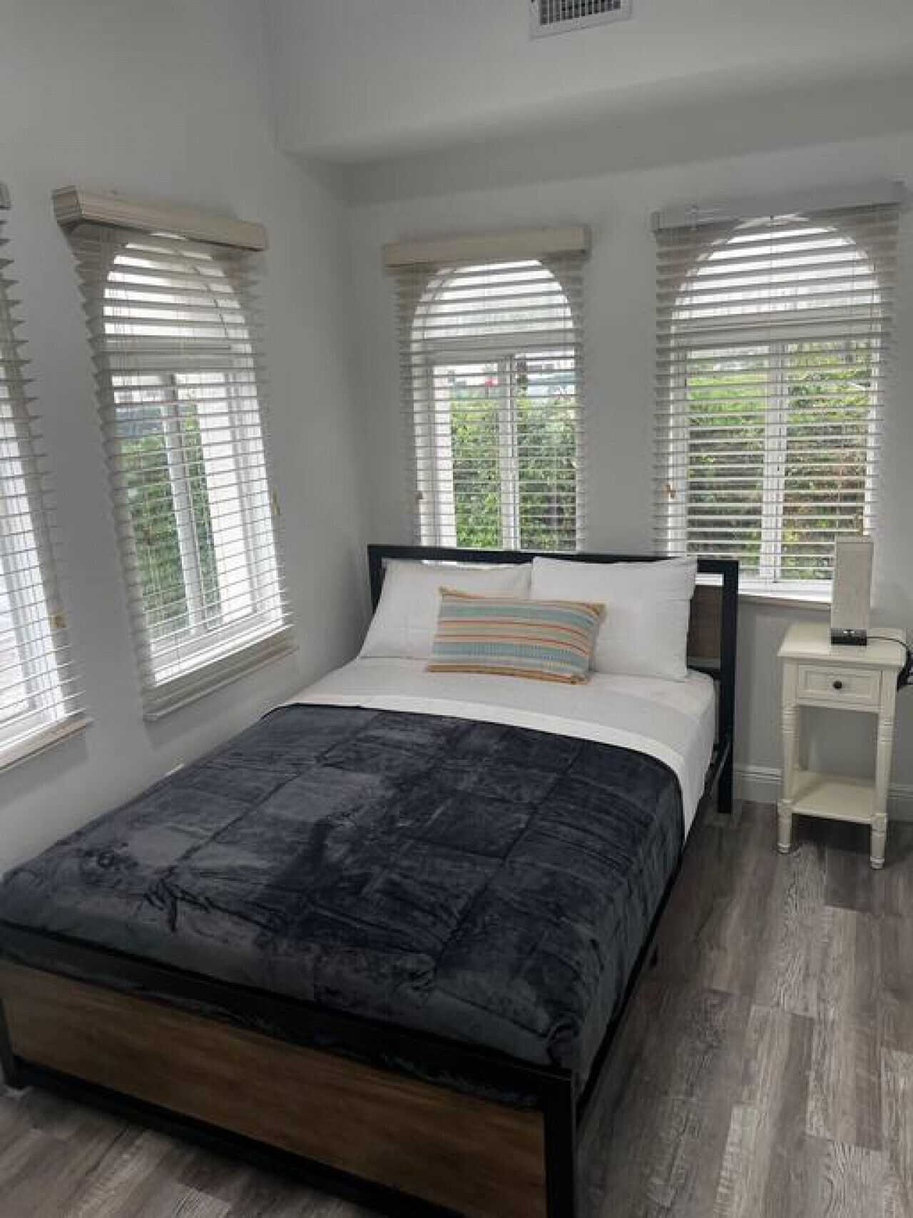 2 slaapkamers, een strijkplank/strijkijzer, gratis wifi, beddengoed