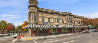 Campus/Central location on Legion Ave! w/garage