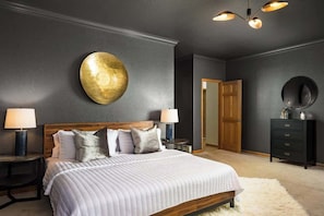 4 Schlafzimmer, Bügeleisen/Bügelbrett, Internetzugang, Bettwäsche
