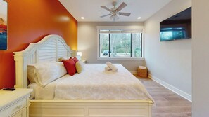 5 soveværelser, skrivebord, strygejern/strygebræt, weekendseng