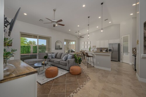 Mohave Desert Pool Home